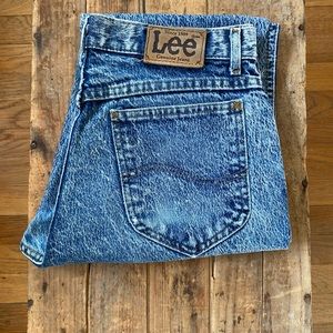 Vintage LEE Acid Wash denim Storm Riders. 32” x 30”. Nice  condition and wear.
